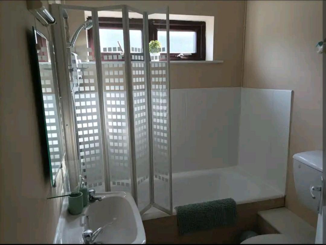 The Croft Apartment Уестпорт Екстериор снимка